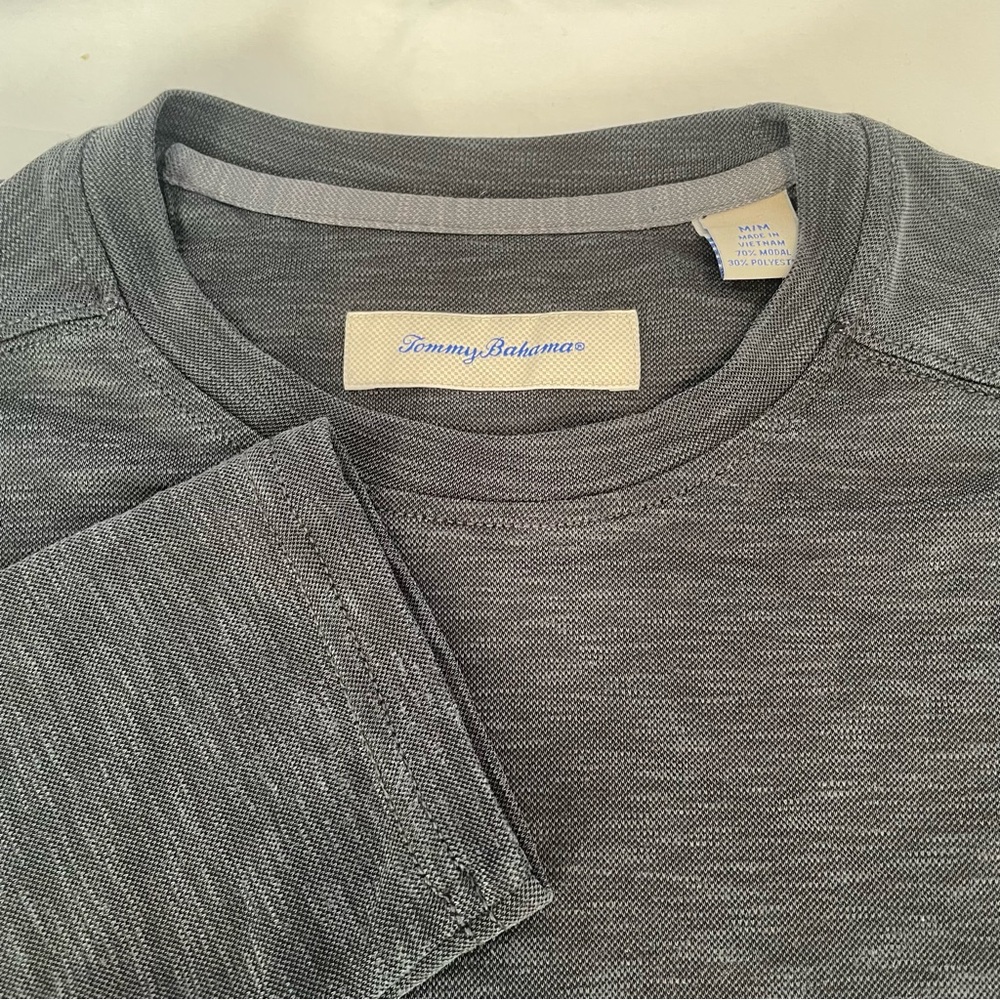 Tommy Bahama Long Sleeve Shirt Mens Charcoal Heather Crewneck Casual Lightweight